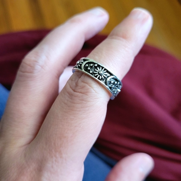 Sun Moon Stars Silver Ring Size 7 - Picture 4 of 10